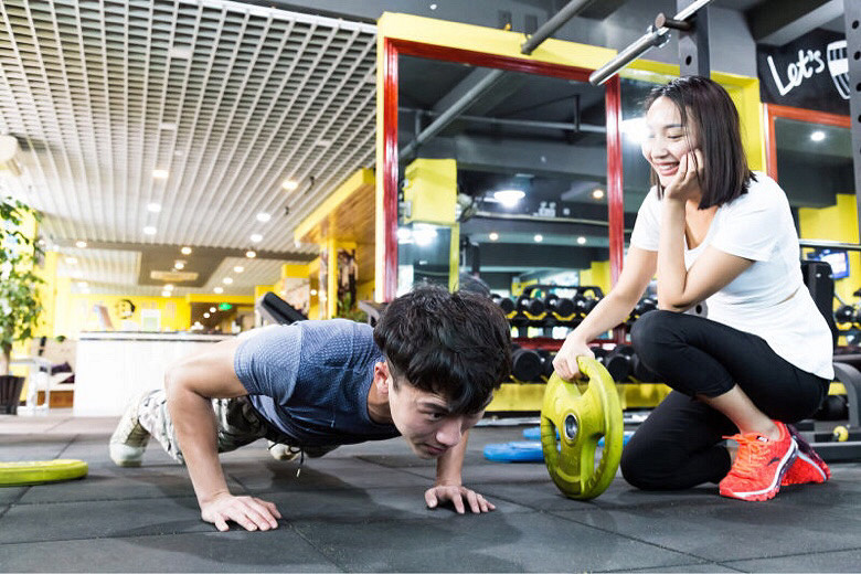 �������ǽֵ�᮰����� �³�· ӣ��ˮ��б