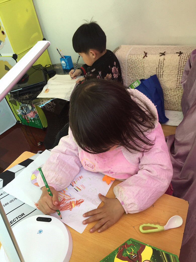 �������ļ����ڰ�վ�����η���