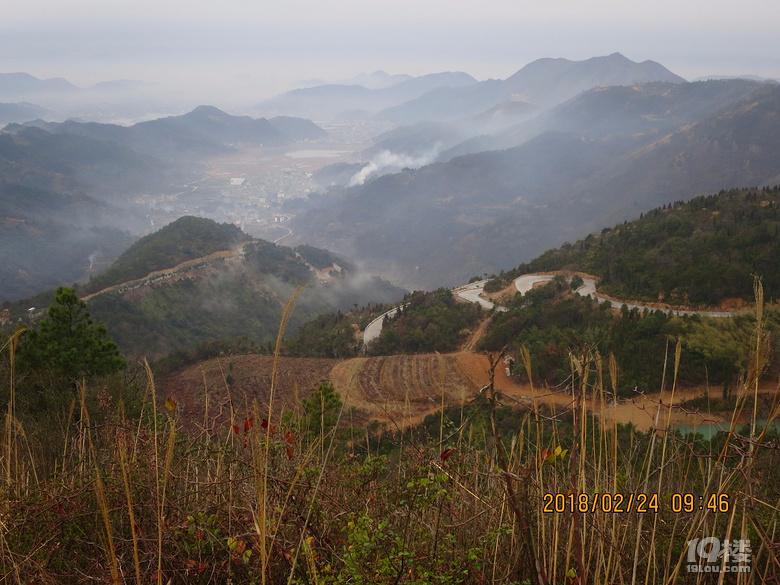 下面通往大雷头的盘山公路