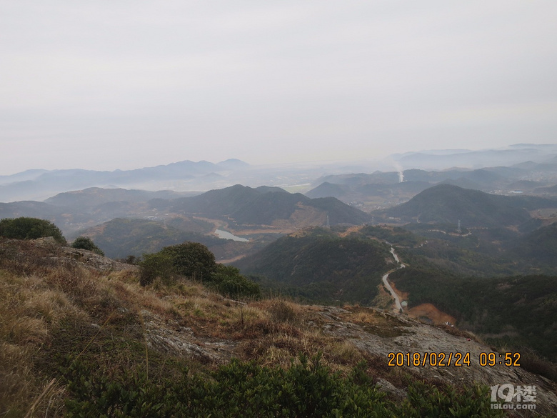 另一侧山峦