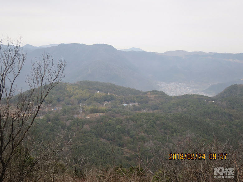 从会仙台看下面大雷头村