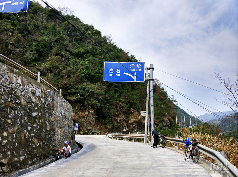 早春里的屿头乡山村