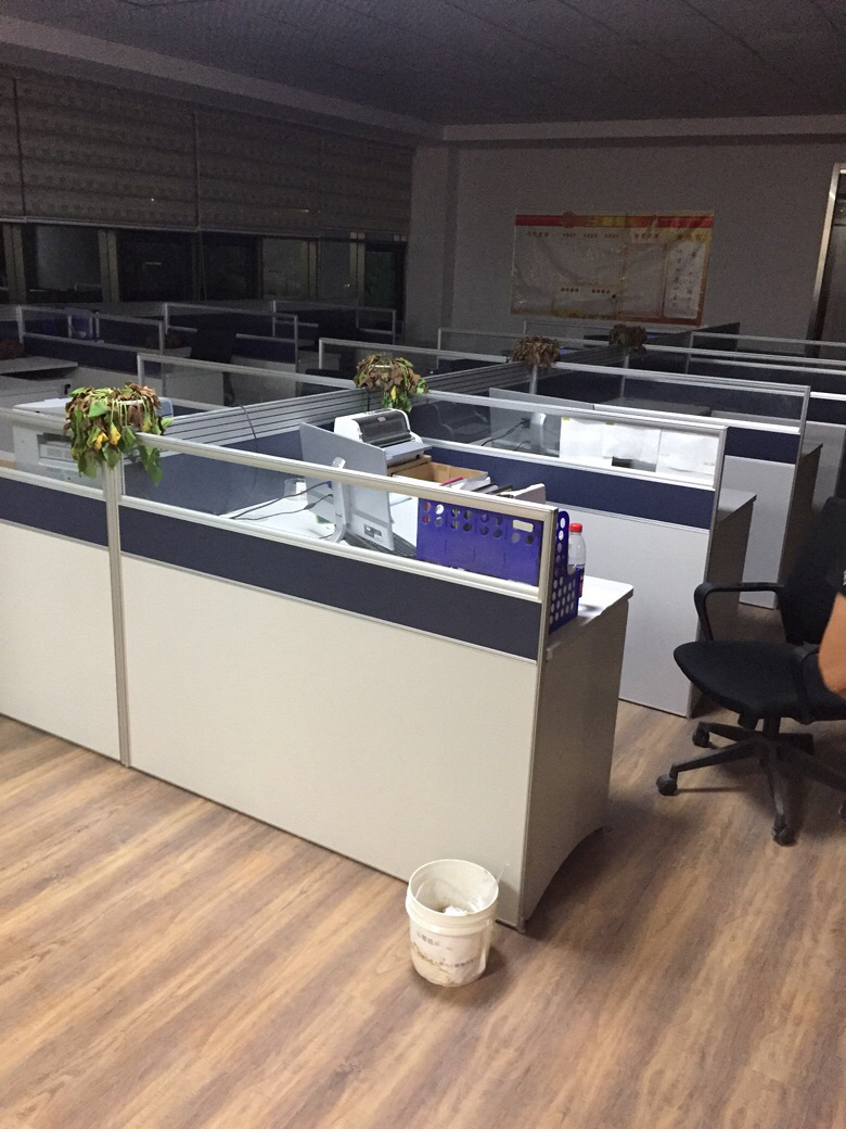 ����һ���칫�Ҿߺ��豸