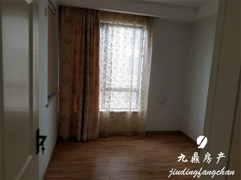 �򻪳�����һ��������װ�޳���