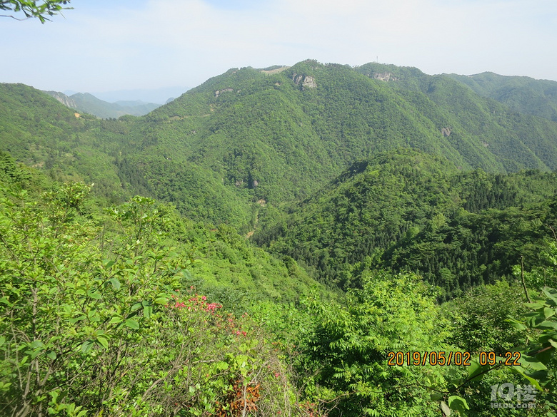 对面山景