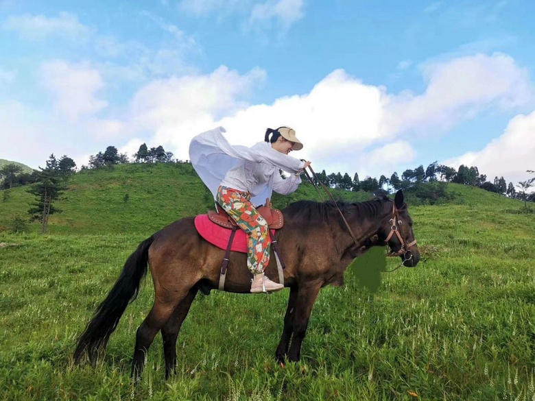 天台往西南10小时丨草原骑马篝火烧烤蒙古包南国山水也