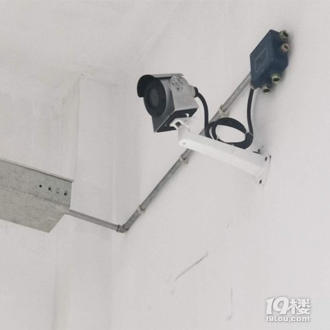 港港厢在教室里装监控大家觉得老师会同意吗