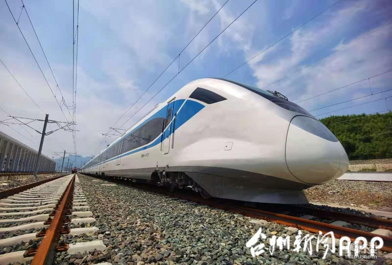 山海蓝和金秋黄动车组就位丨金台铁路市郊列车开通倒计时