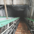 台州市域铁路S1地下站台通往台州站东广场出入口的自动扶梯正在安装
