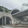 台州市域铁路S1从台州站停车场出发，穿越羊头山隧道后进入杭台高铁台州站地下站台，上方是杭台高铁下北山隧道