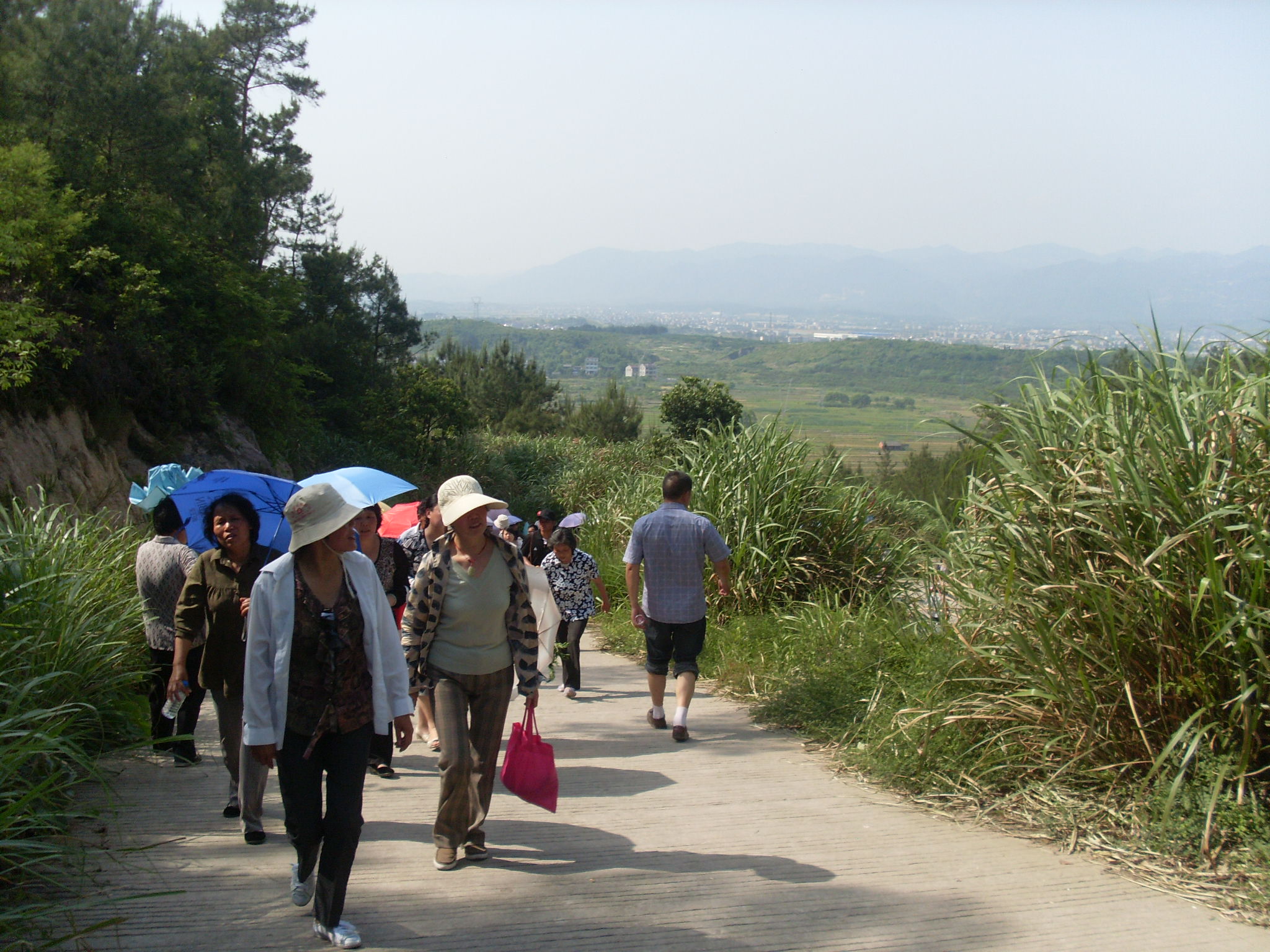 [原]中国首个旅游日里的见闻、感想和建议