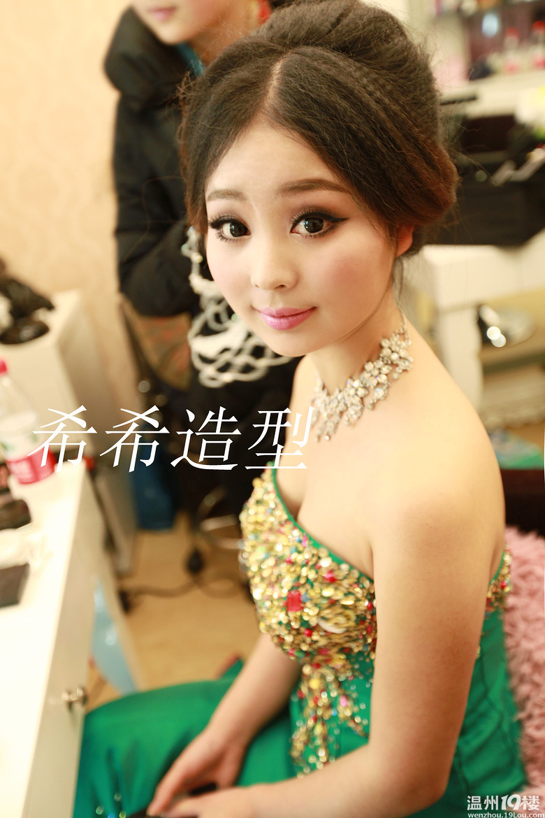 【<em>新娘</em>造型师】希希造型,免费赠送<em>出门纱</em>造型