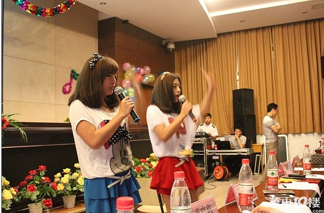 【狼军团】萧山电大十佳<em>歌手</em>大赛 <em>双胞胎美女</em>