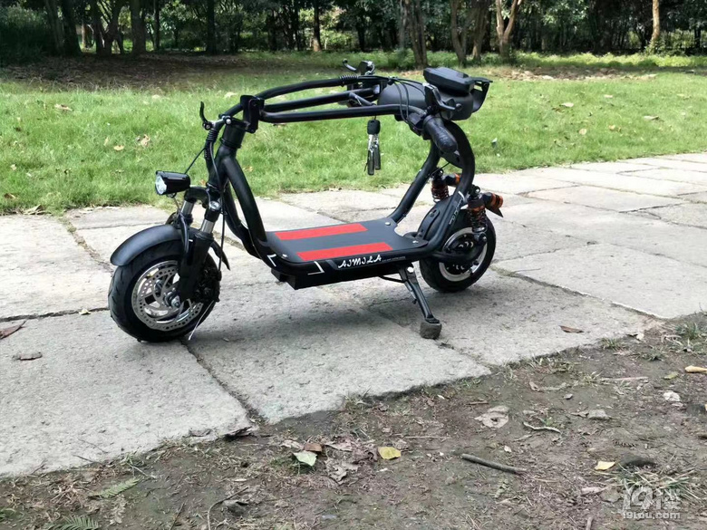 低价出售小哈雷迷你型电动车