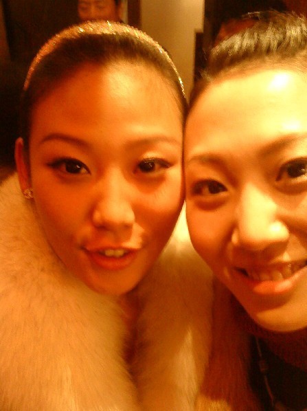 {<em>小敏</em>}帮<em>表姐</em>做伴娘,姐姐跟我张的很像哦!~!-爱