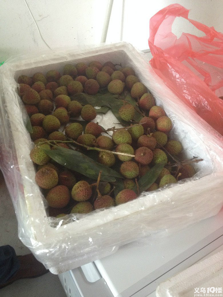 180元一箱荔枝有十斤 到家打开一看真是要气死