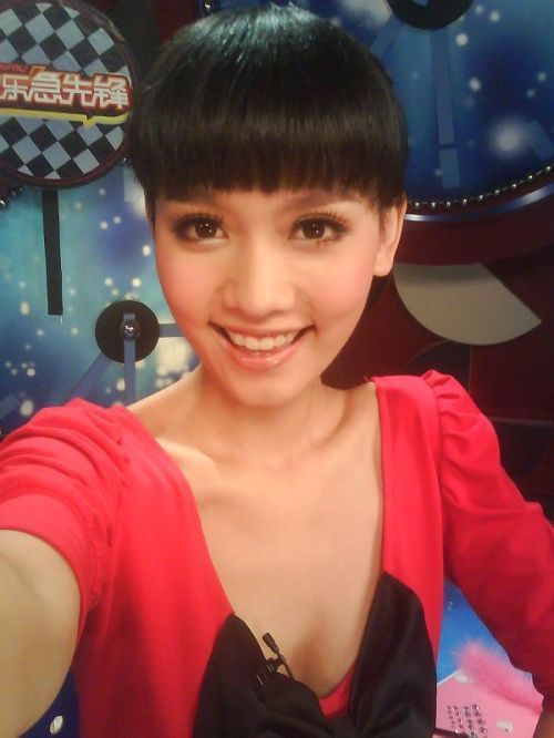 挑战麦克风的孙骁骁是我见过最漂亮的女主持人