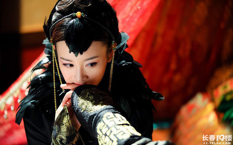 袁姗姗清纯时尚大片变白瘦美 张檬化身黑天鹅