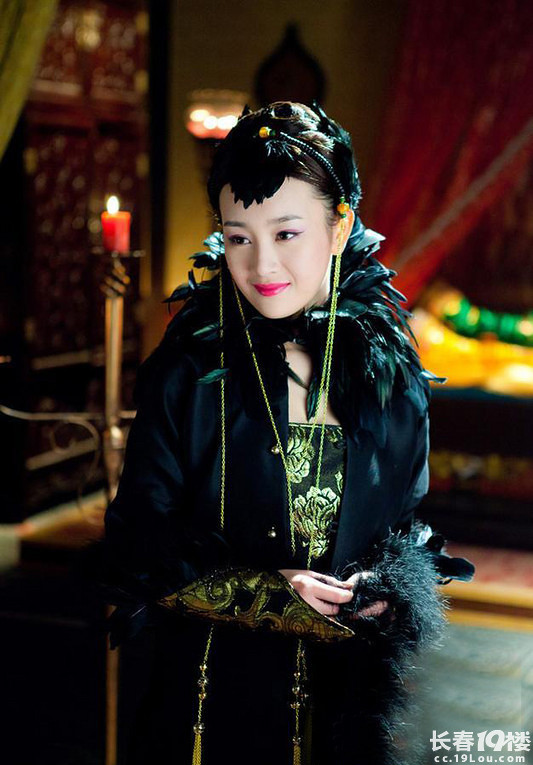 袁姗姗清纯时尚大片变白瘦美 张檬化身黑天鹅