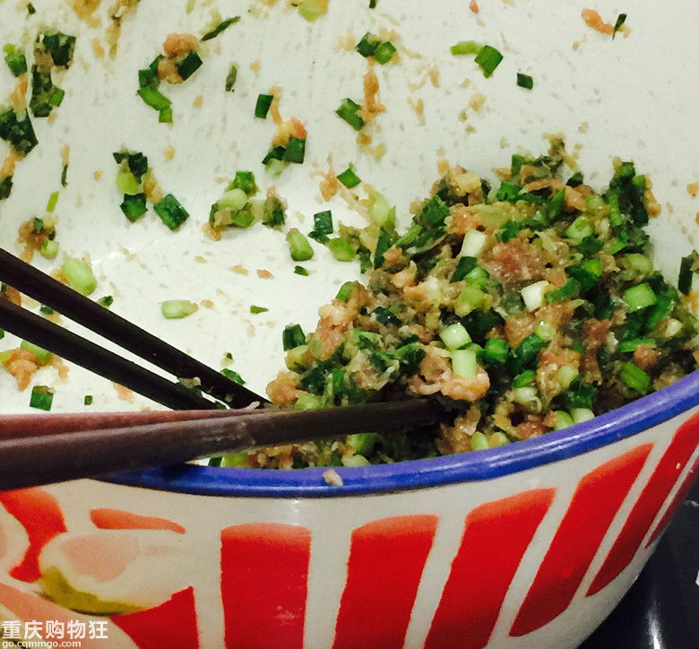 用饺子馅儿包抄手儿。。。