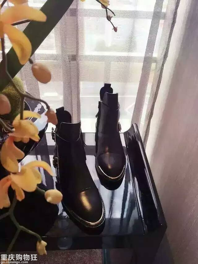 出质报，香家同款小白鞋、驴牌同款踝靴、百搭款踝靴开团~活动多