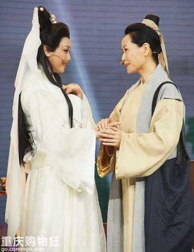 叶童为什么反串演许仙？50岁叶童反串演许仙，老得不忍直视