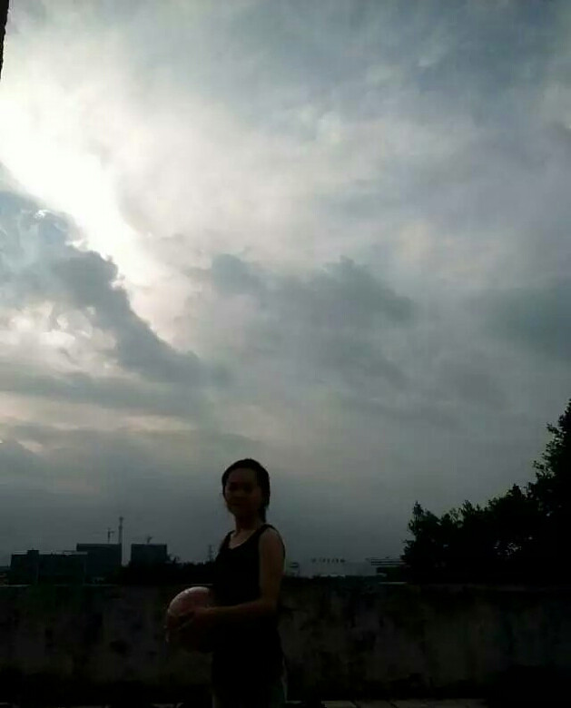 今天一早就回重庆了   希望老天保佑一切顺