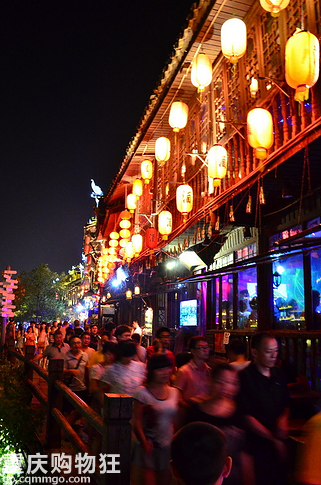 凤凰古城取消收取148元门票，看来是景区生意惨淡了