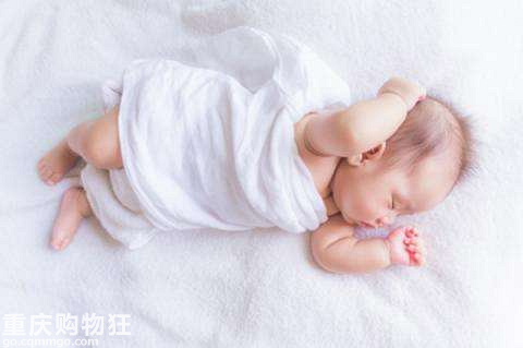 宝妈们知道婴儿溢奶原因吗？睡姿其实很重要哦！