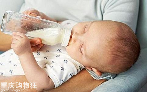 宝妈们知道婴儿溢奶原因吗？睡姿其实很重要哦！