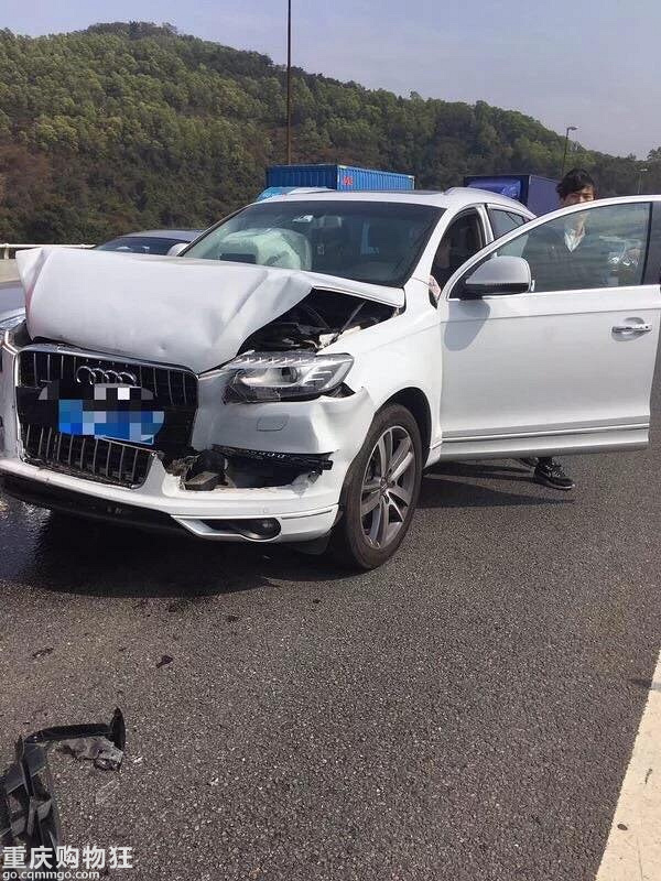 奥迪Q7追尾本田冠道，同样是SUV，但是结果你肯定没猜中