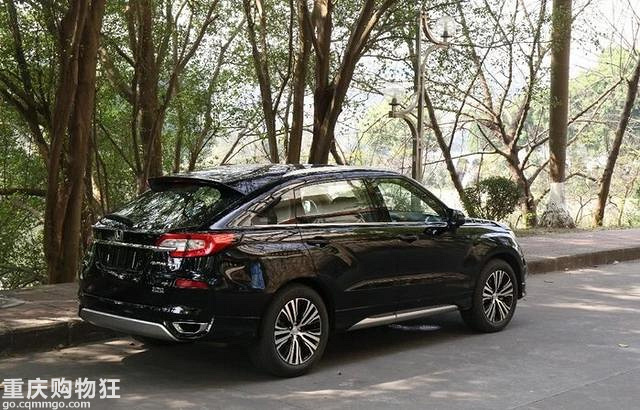 奥迪Q7追尾本田冠道，同样是SUV，但是结果你肯定没猜中