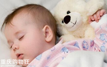 如何培养三个月的宝宝睡眠时间?