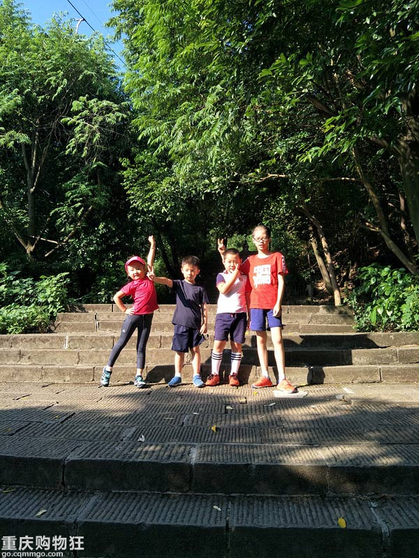 不一样的亲子游~萌娃征服歌乐山徒手攀岩初体验!