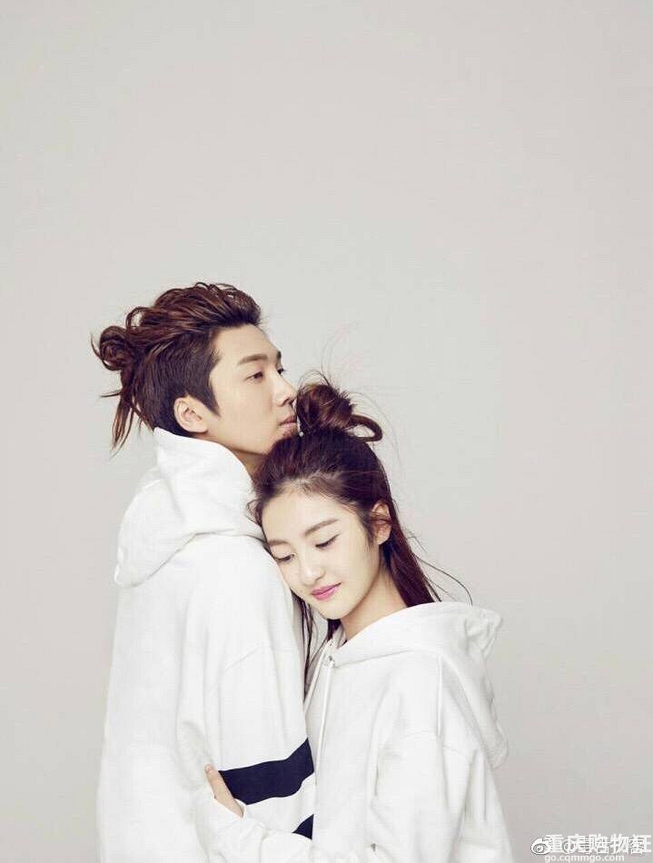 张木易和miki的故事你们
晓得吗？12岁相恋，
如今已成婚