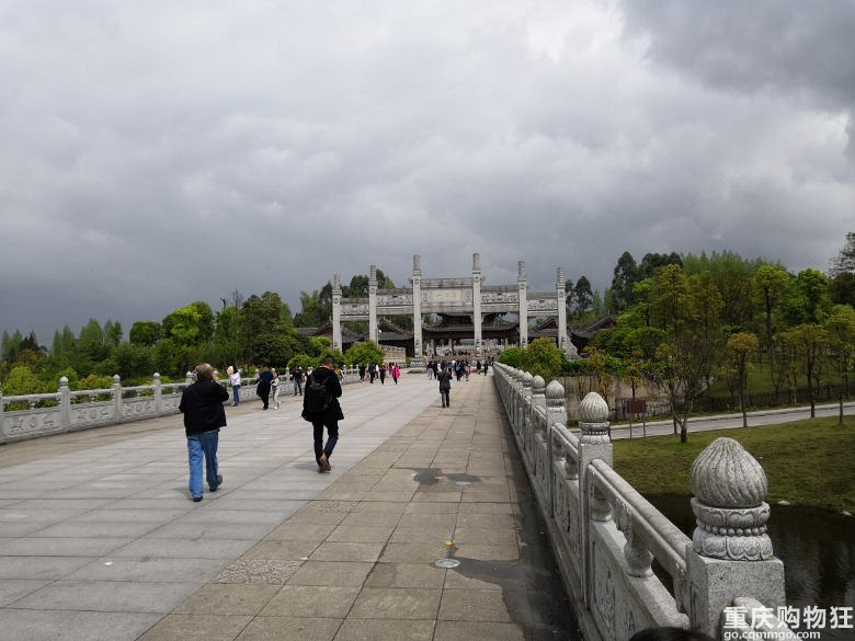 赏了大足石刻，又玩乐和乐都……