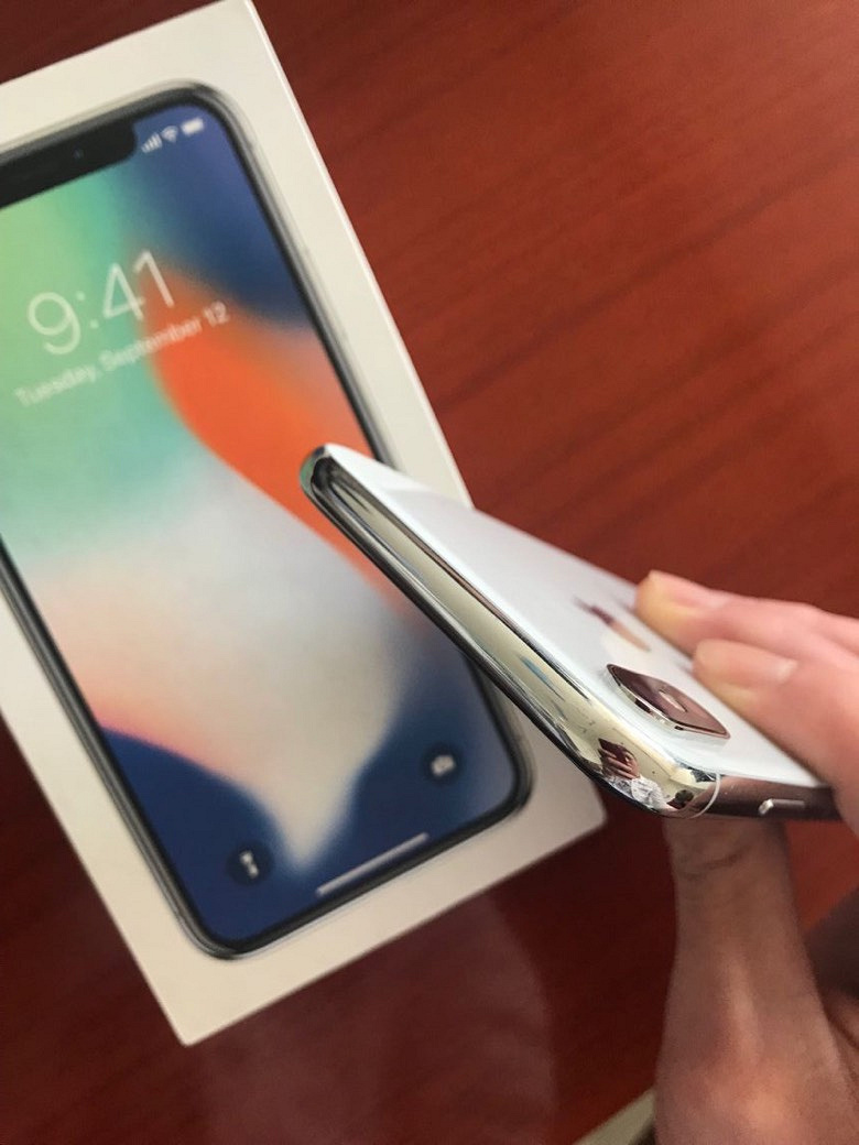 3888转卖一台苹果X 国行 64g 白色 全网通
