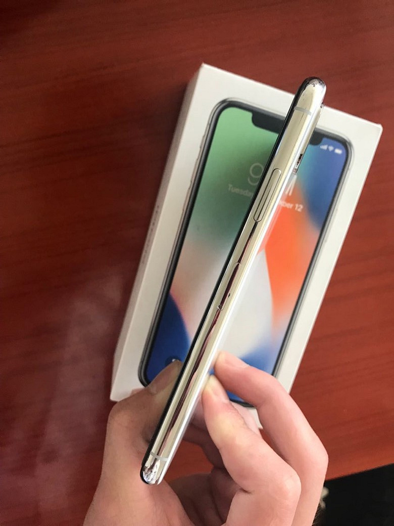 3888转卖一台苹果X 国行 64g 白色 全网通