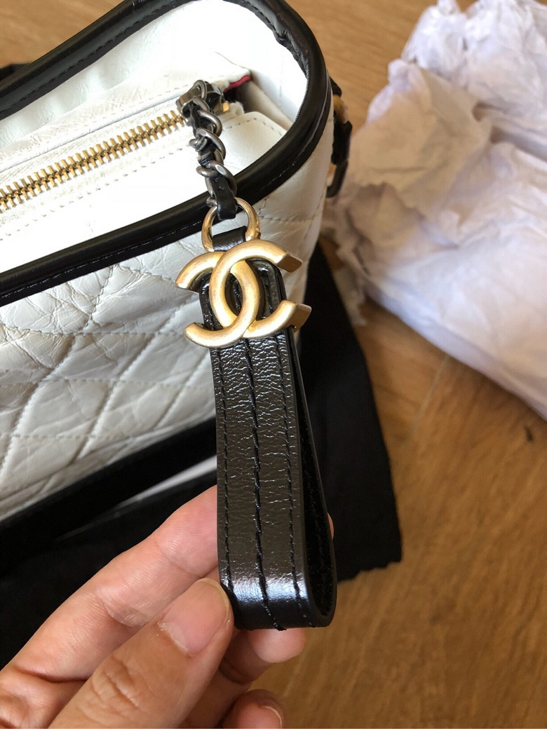 香奈儿CHANEL流浪包黑白中号