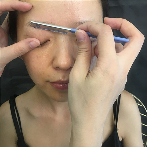 关掉美颜和滤镜, 教你解锁甜美复古感妆容..