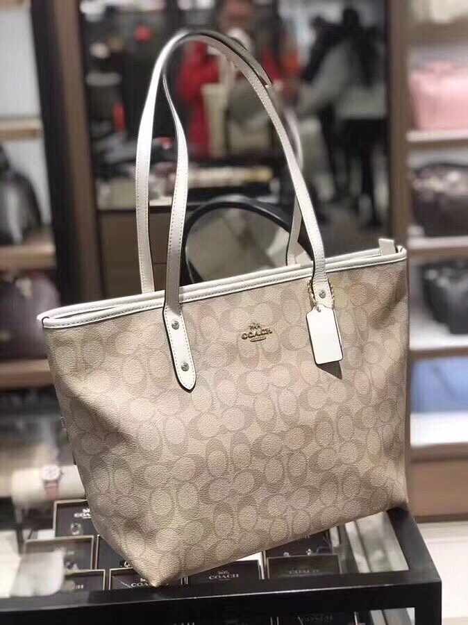 美国coach奥莱网站海淘回来 余一个 830包邮