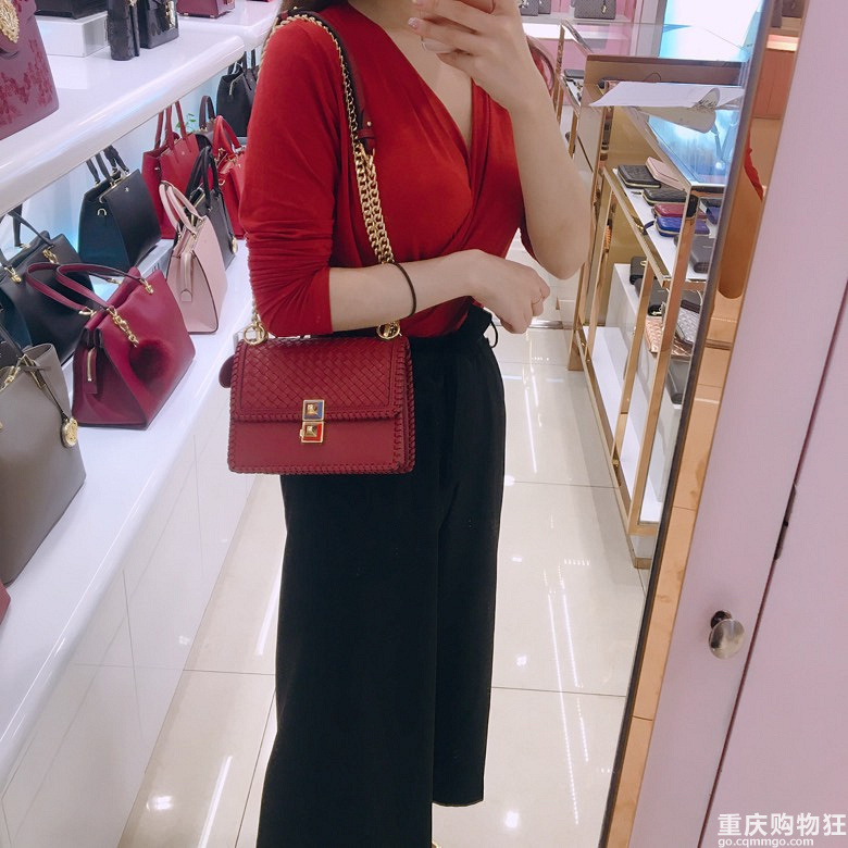 渝中区国庆节商场折扣分享直播ing，管管带你买买买！