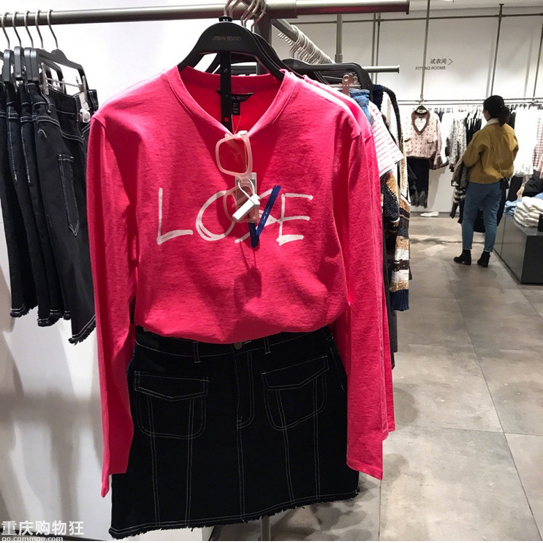 种草这个衣服款式和质量都比Zara好的牌子【试衣间随手拍】