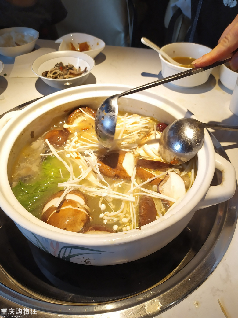 这家的药膳鸡煲真的很不错