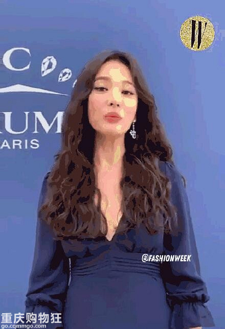 宋慧乔烟熏妆出席活动，离婚后现场生图一脸憔悴？曝宋慧乔烟熏妆