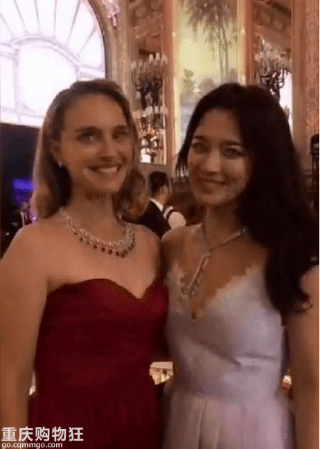 宋慧乔烟熏妆出席活动，离婚后现场生图一脸憔悴？曝宋慧乔烟熏妆