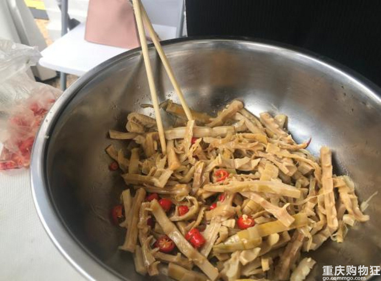 M jiushi 心情美美哒 | 周末逛奥莱，赏太空荷花！