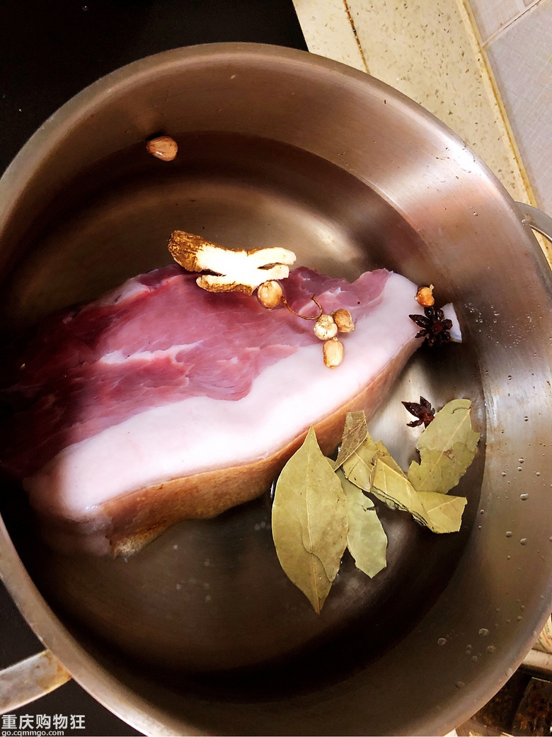 【特工小厨】教你做蒜泥白肉,好吃还不腻。