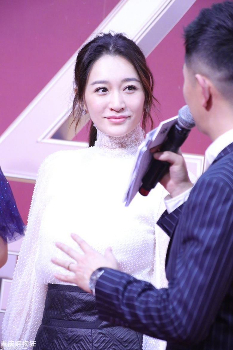 李小冉43岁了吗这皮肤状态真的太好
