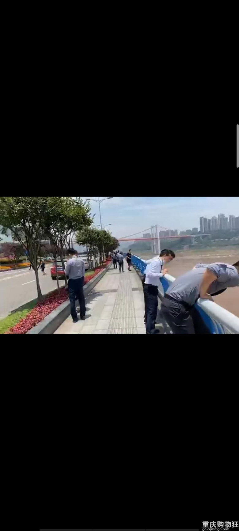 九滨路刚刚发生跳桥事件